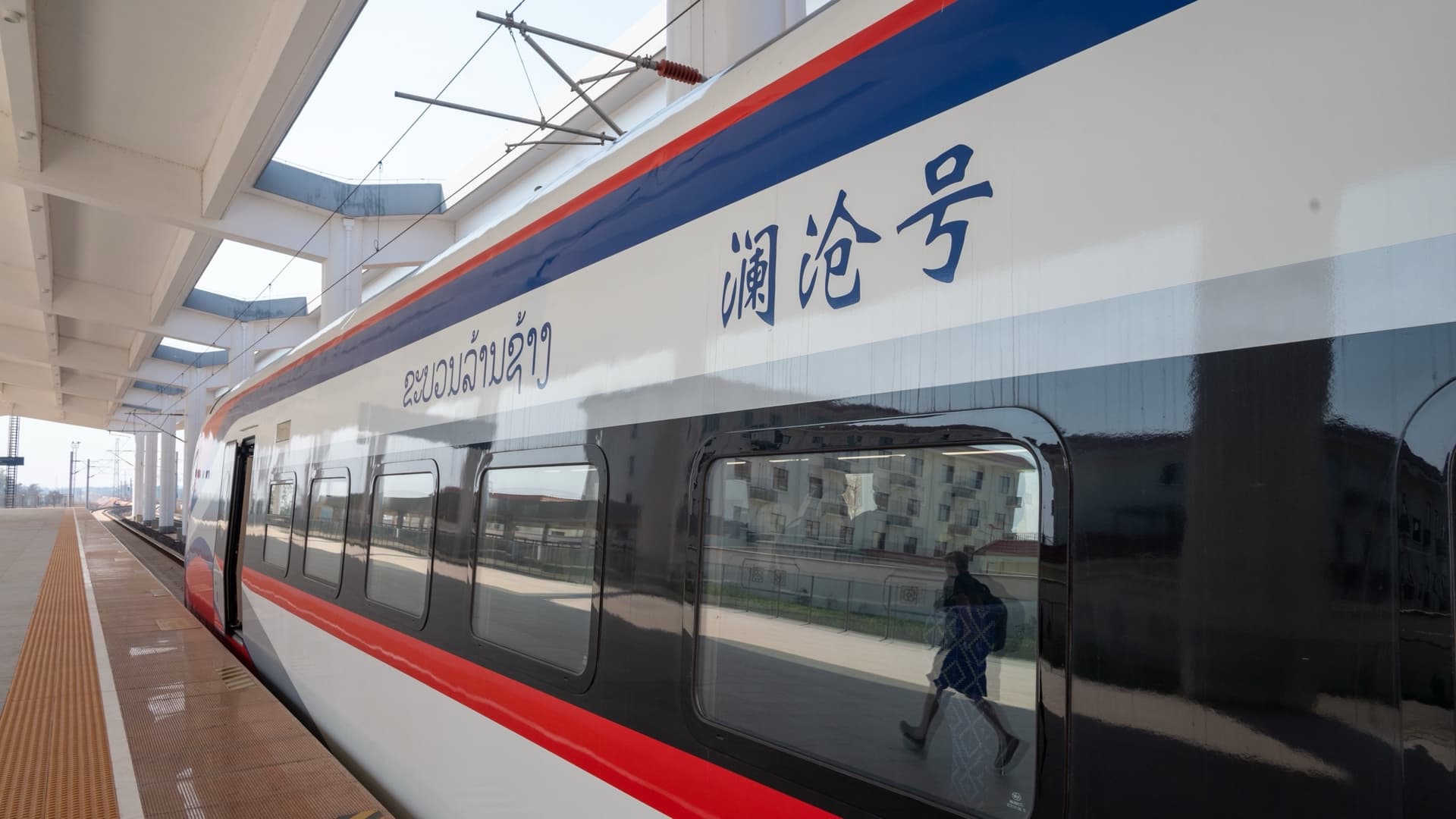 Can a foreigner get a 99-year lease in Laos?